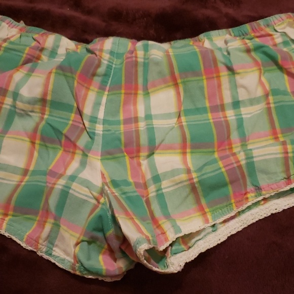 Shorts - Picture 3 of 3